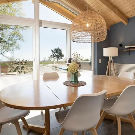 Lensterstrand Oase Nr 8 *